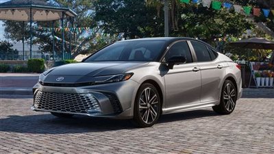 أسعار ومواصفات تويوتا كامري 2025 في الإمارات