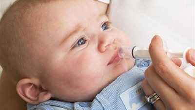 أبرزها انخفاض النشاط.. أعراض حمى الجفاف لدى حديثي الولادة