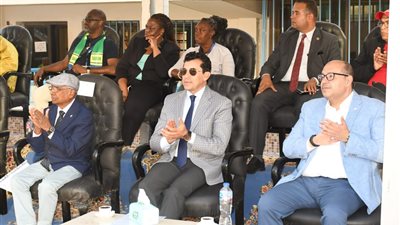 وزير الشباب والرياضة ورئيس اللجنة الأولمبية يفتتحان البطولة الإفريقية للسباحة للناشئين