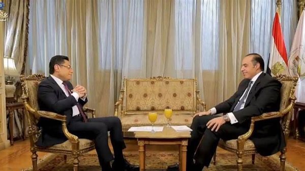 خالد أبو بكر أثناء