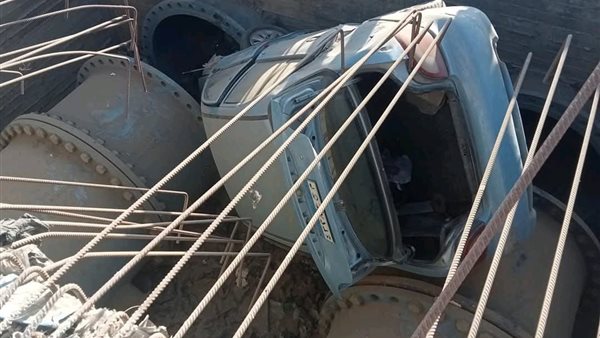 سقوط سيارة ملاكي