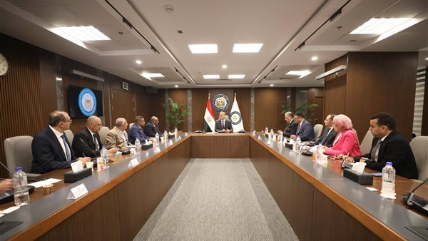 وزير البترول خلال