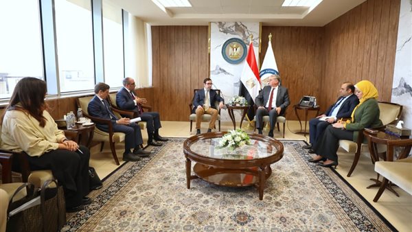 وزير البترول خلال