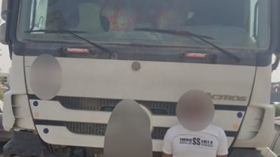 بعد تداول فيديو له أثناء القيادة برعونة.. القبض علي سائق سيارة نقل خلاط بالتجمع