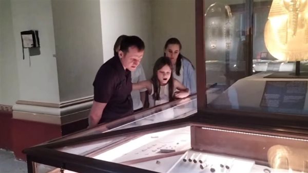 السائحين ينبهرون