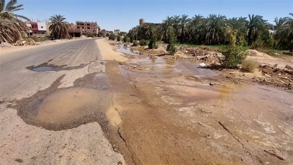 كسر بخط مياه رئيسي