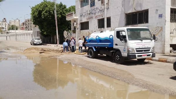 كسر بخط مياه 