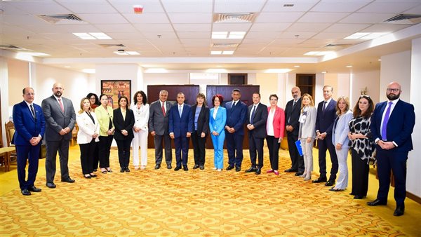 وزير الخارجية والهجرة