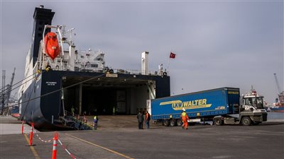 تحذيرات الأرصاد ترفع درجة الاستعداد بموانئ السويس والبحر الأحمر