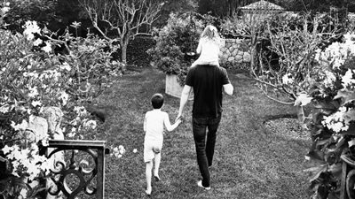 ميجان تدعم الأمير هاري بنشر صورة بصحبة طفليه بعد حديث عن خلافاته مع الملك تشارلز