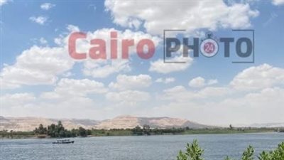 الغيوم والرياح توقفان رحلات البالون الطائر في الأقصر