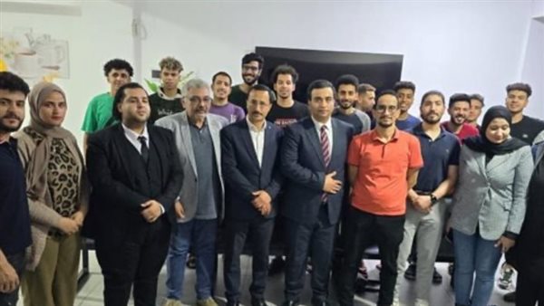 الطلاب مصريون في