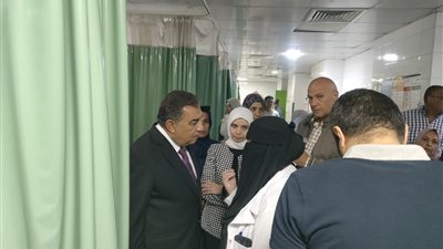 محافظ الدقهلية يتفقد مستشفى المنصورة التخصصي ويشيد بمستوى الأداء الطبي