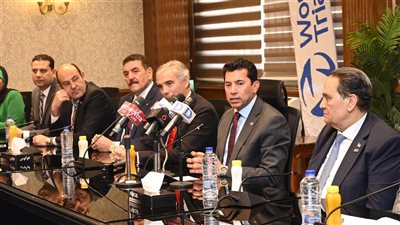 وزير الرياضة يشهد المؤتمر الصحفي للإعلان عن البطولات العربية والإفريقية للترايثلون بالجلالة