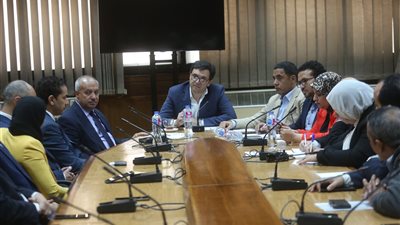 وزير الثقافة يجتمع بقيادات دار الكتب والوثائق القومية لمتابعة سير العمل ومشروعات التطوير