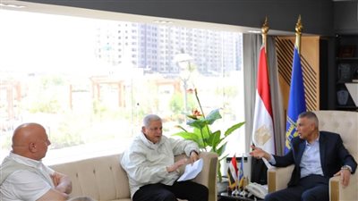 محافظ أسوان: إنجاز 70% من المشروعات العاجلة بقطاع مياه الشرب بالنقاط الساخنة