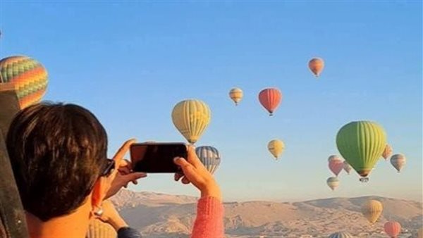 البالون الطائر بالأقصر