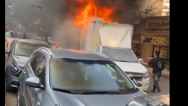 جانب من حريق السيارة