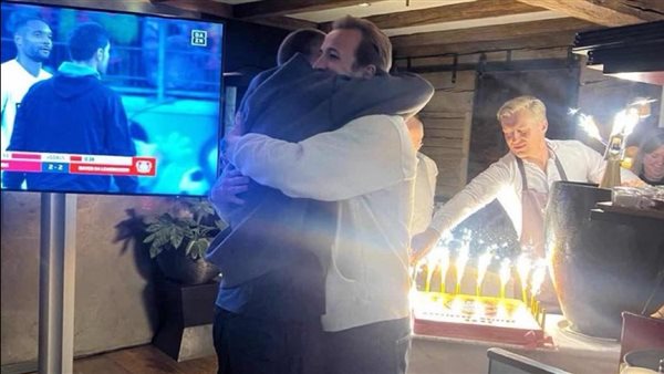 هاري كين يحتفل بالتتويج