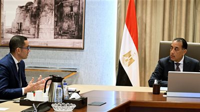 رئيس الوزراء يتابع مع وزير الاستثمار تنفيذ التكليفات الرئاسية لتحسين مناخ الاستثمار