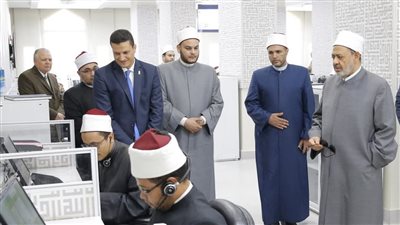 شيخ الأزهر خلفه.. عضو بالأزهر للفتوى يحكي موقفًا مؤثرًا مع الإمام الطيب