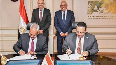 العربية للتصنيع ووزير الطيران يوقعان بروتوكولا لتوفير محاكيات علوم الطيران ووسائل تدريب حديثة ومتطورة