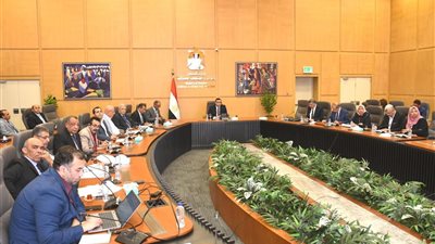 وزير الإسكان يتابع مشروعات حياة كريمة بمحافظات الأقصر والفيوم وكفر الشيخ