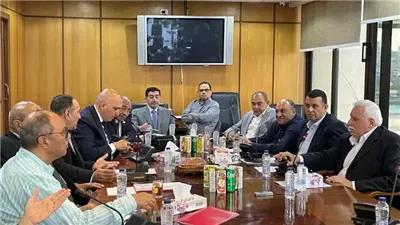 غرفة الصناعات النسيجية تبحث تحديات التراخيص ورسوم الصيانة وفواتير المياه وأسعار الغاز