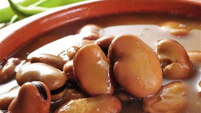 انخفاض أسعار الدقيق والمكرونة والزيت.. وكيلو الفول يتراجع 6.2 جنيه