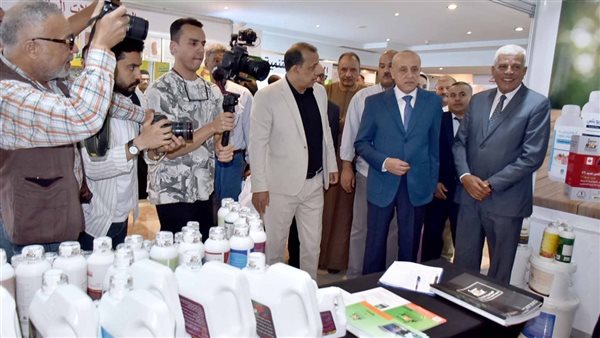 محافظ الأقصر يستعرض