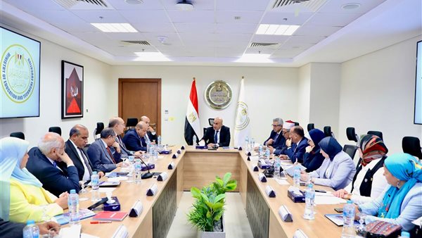 اجتماع وزير التعليم