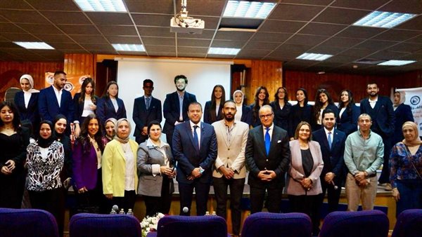 مناقشة مشروعات تخرج