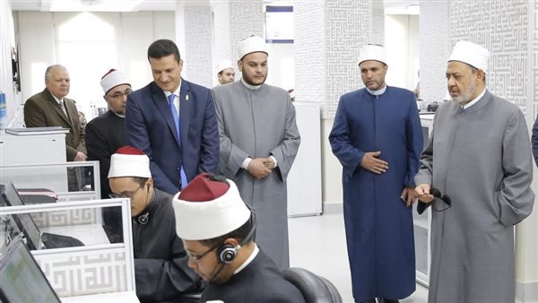 شيخ الأزهر مع علماء