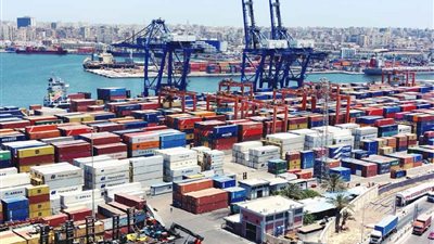 قرار رسمي يقيد التصوير داخل مينائي الإسكندرية والدخيلة دون تصريح