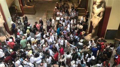 بعد تطوير سيناريو العرض.. إقبال كبير من السائحين لزيارة المتحف المصري بالتحرير | صور