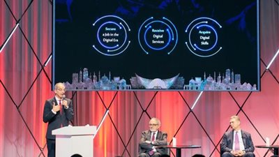 وزير الاتصالات: نستهدف توصيل كابلات الألياف الضوئية لـ9.3 مليون مبنى بقرى حياة كريمة 