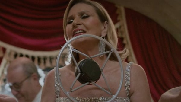 الفنانة يسرا خلال