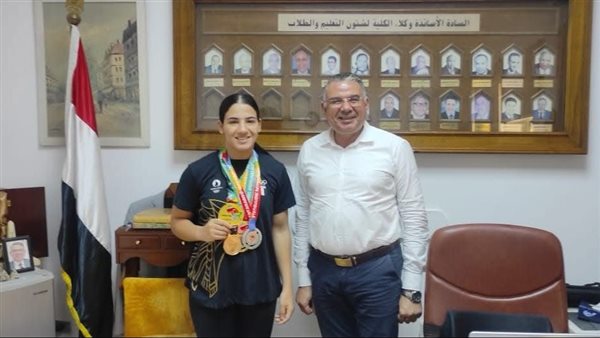  الطالبة فريدة مجدي