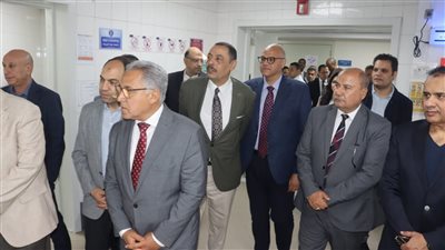 محافظ القليوبية يستقبل وفد لجنة الإدارة المحلية بمجلس النواب لتفقد مستشفى الناس بشبرا الخيمة