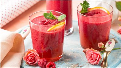 وصفة عصرية ورائعة.. طريقة عمل عصير برتقال بالرمان خطوة بخطوة