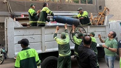 محافظ القاهرة يقود حملة مفاجئة لرفع الإشغالات وغلق المقاهي المخالفة بالزمالك | صور