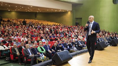 بعد نجاحها في الفيوم.. وزير التعليم: تعميم تجربة تقديم وجبات تغذية ساخنة بالمدارس