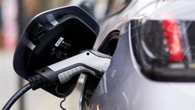 شركة تصنيع هواتف آيفون تعلن خطة لإنتاج سيارات كهربائية من ميتسوبيشي