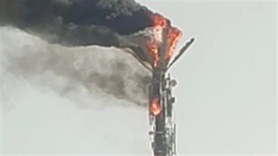 اندلاع حريق بأحد أبراج شبكات المحمول في القاهرة الجديدة| صور