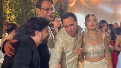 بحضور مصطفى حجاج والشرنوبي.. رامي عاشور يحتفل بزفافه ويرتدي زيًا هنديًا رفقة زوجته