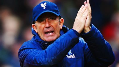 مصدر بالزمالك لـ القاهرة 24: توني بوليس مديرًا رياضيًا وسيصطحب مساعدًا.. ويصل إلى القاهرة غدًا