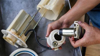 أعراض ضعف طرمبة البنزين في السيارة.. لا تتجاهلها