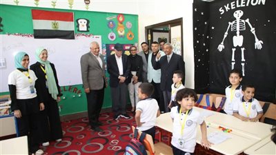 مستشار رئيس الجمهورية للتنمية المحلية يتفقد مدرستي lPS واليابانية في الوادي الجديد