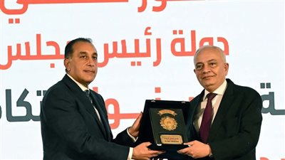 بعد تكريمه من رئيس الوزراء.. وزير التعليم السابق: التكريم جاء تقديرًا لجهود جماعية للمعلمين والعاملين