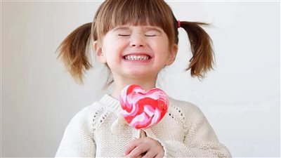 أضرار ألوان الطعام الصناعية على صحة الأطفال 